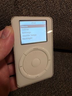 iPod 2nd Gen 20gb (engraved) Cash or Trade