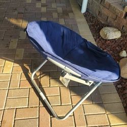 Folding Chair. Blue