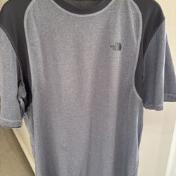 Men’s Large Gray Northface shirt