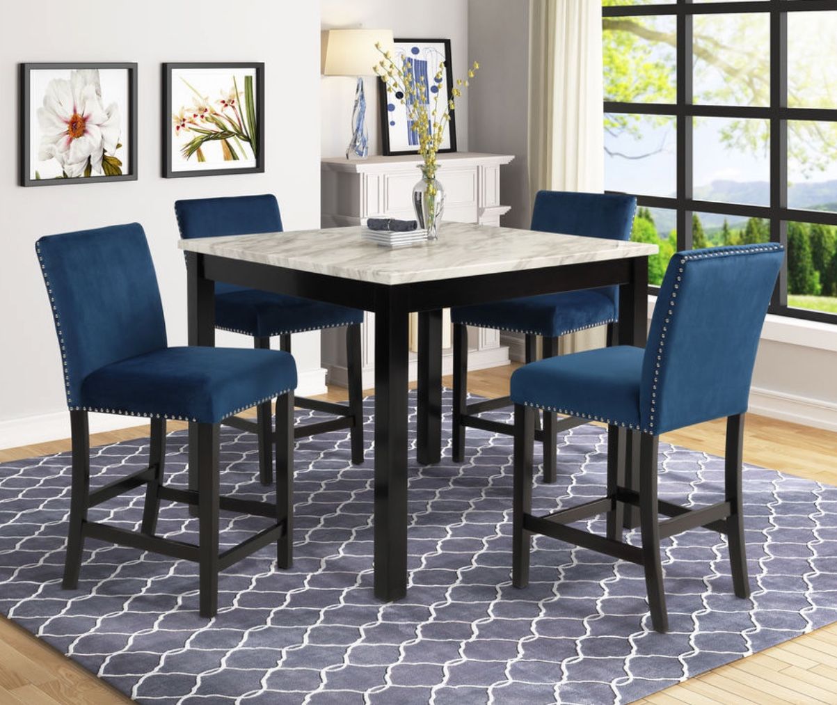 Stylish Counter Height Table and 3 Chairs.
