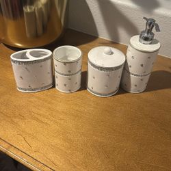 White With Bling Bath Set 