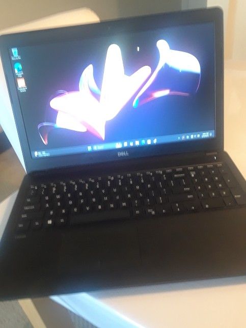 Dell Latitude Laptop15" Intel CORE i5 4gb Ram 1tb Hd Windows 11
