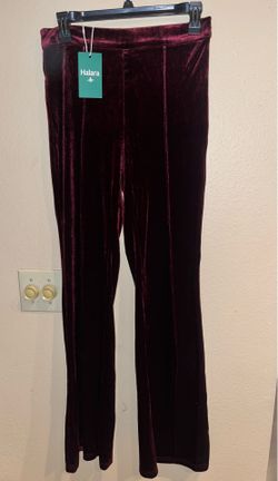 Woman’s sz Small Halara burgundy velvet pants with tag
