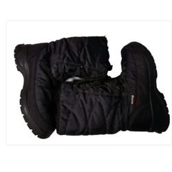 black Kamik "Kamil" winter boots. 