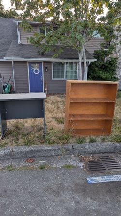 Free desk free bookshelf