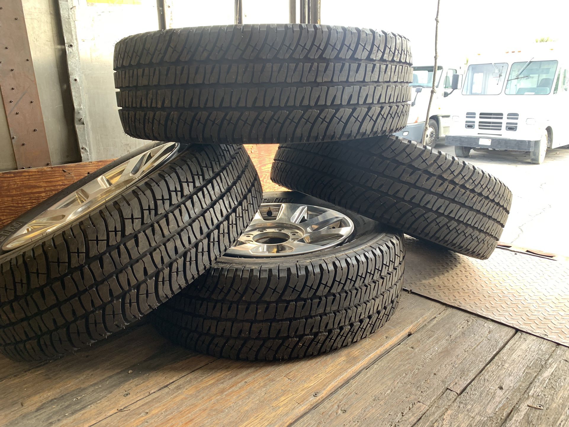 4 Brand New  Michelin Tires  And Rims LT275/65R20