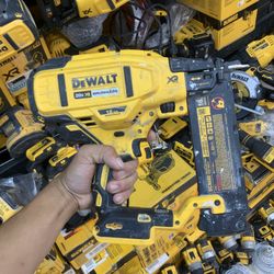 Dewalt 20V Brad Nailer 18GA