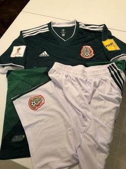 Mexico jersey and matching shorts XL