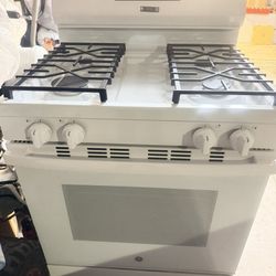 New New New 5.3-cu ft Gas Range ( White )***