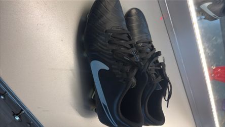 Nike Tiempo legend 10 club Cleats Women’s 8.5