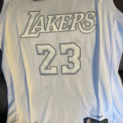LA Lakers LeBron James Jersey 