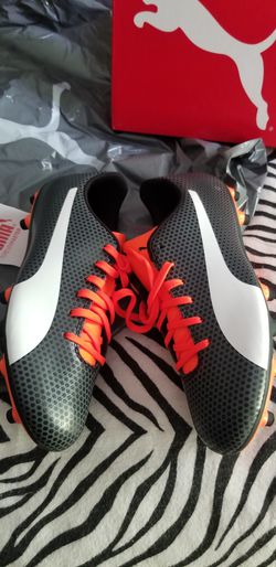 PUMAS CLEATS SHOES # 8