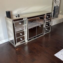 Mirrored Table 