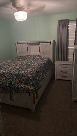 Queen bedroom set