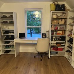 Desk And Chair. 