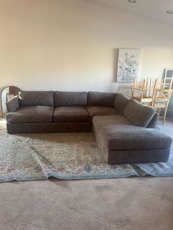 ✨Comfy Brown Woven Fabric L-Shaped Sectional Sofa – Gray/Brown – Delivery Available✨