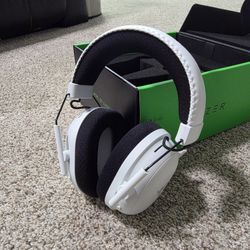 Razer Blackshark V2 Pro 2023 Edition Brand New in Box Gaming Headset