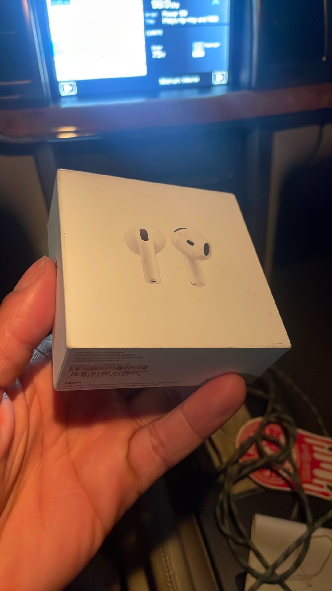 AirPods 4