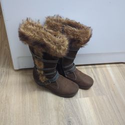 Girls Boots (Size 4)