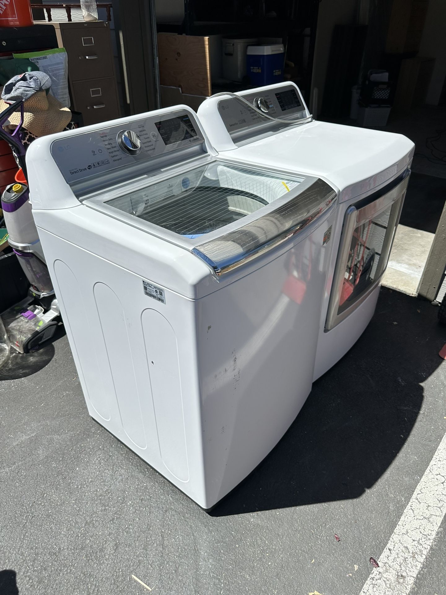 LG Smart Washer & Ultra Large Gas Dryer with Steam Dry