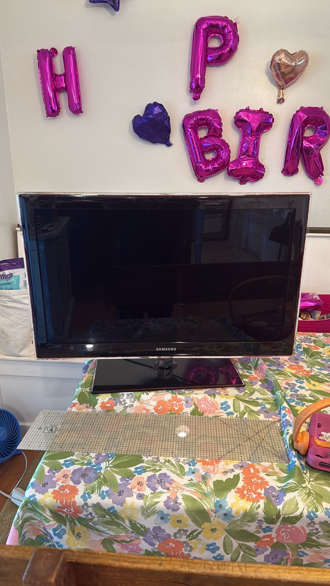 Samsung 31.5” HDTV Monitor