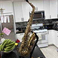 Yamaha YAS 32 Alto saxophone 