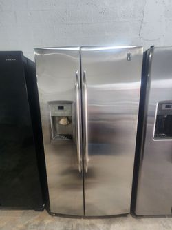 Refrigerador GE de 36 pulgadas x 24 de profundidad