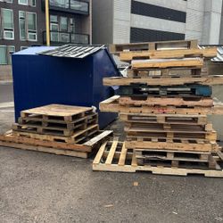 FREE - wood pallets 