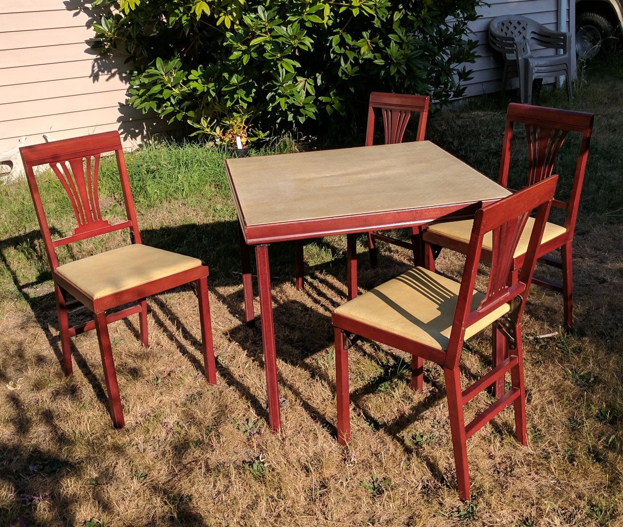 Legomatic folding table and 4 folding chairs