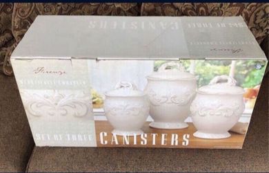 Storage Jars, Canisters Set New 