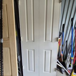 33 1/2 Pre Hung Double Door With Ball Catches