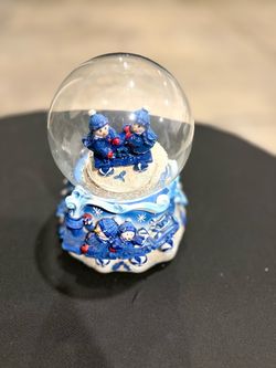 Vintage-Style Musical Snow Globe with Snowmen Family - Blue Holiday Winter Decor