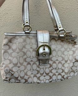 Vintage beige coach shoulder bag