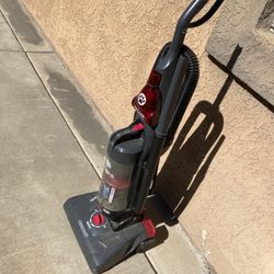 Bagless Upright Vacuum 