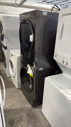 LG stacked laundry center