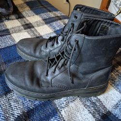 Dr. Martens size 12 shoes Martin's zapatos