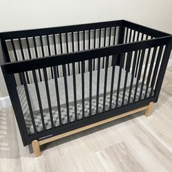 Delta children’s Black wooden Crib w/Nook Mattress