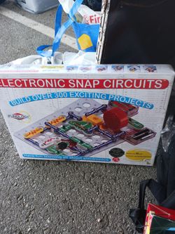 Elenco Electronic Snap Circuits Classic (SC-300) kit