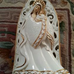 Ceramic mary holding baby jesus statue