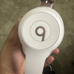 Beats Solo 4