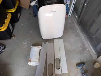 Honeywell 10,000 BTU Portable Air Conditioner (( missing control ))