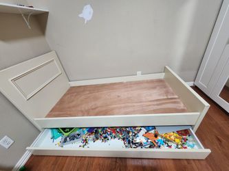 Twin bed
