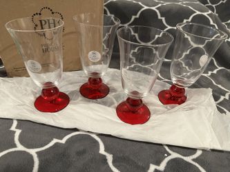 Princess House Moderna™ Red Footed Glasses (Set of 4) – Brand New| Vasos con Pedestal Rojo Princess Moderna™ (4) – Nuevos