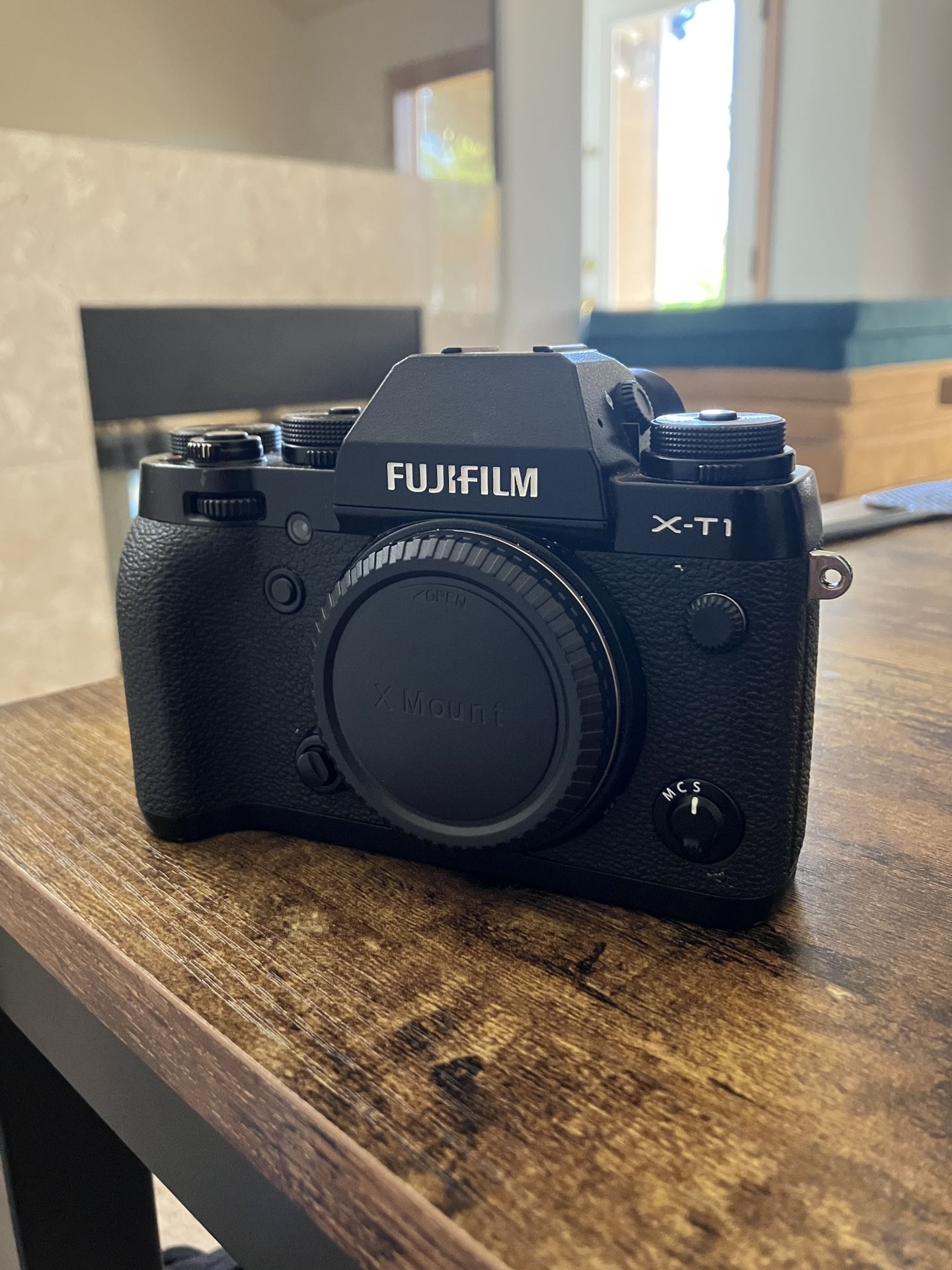 Fujifilm X-T1 For Parts Or Repair for Sale in Federal Way, WA