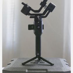DJI Ronin-SC Pro Combo Handheld 3-axis Stabilizer for Mirrorless Cameras