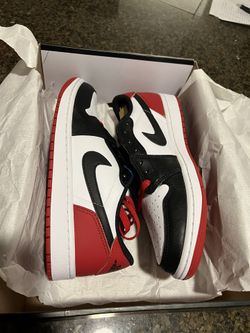 Air Jordan 1 Retro Low OG “Black Toe”