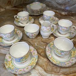 Rosyln Bone China, Sweet Pea Pattern Tea Set With Gold Trim