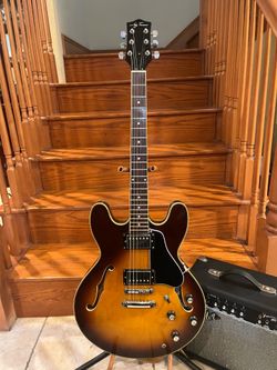 Jay Turser Semi Hollow Guitar w/ Fender Amp