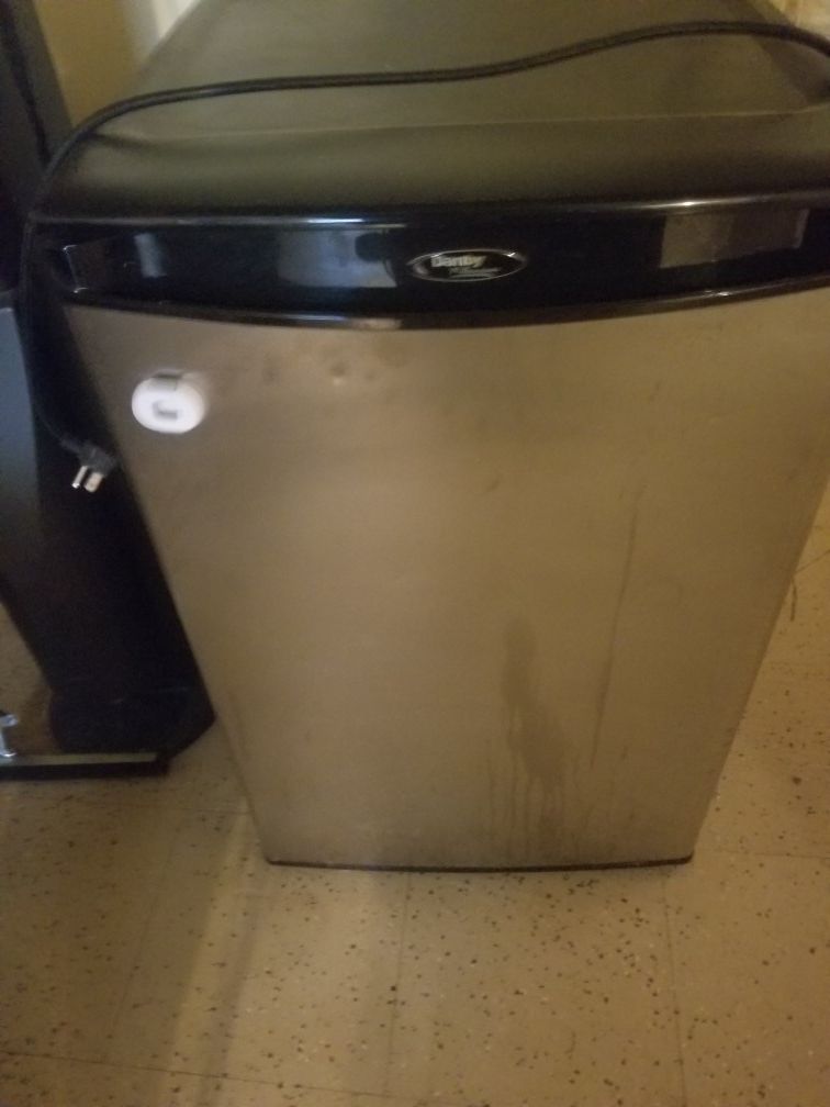 Mini cooler.