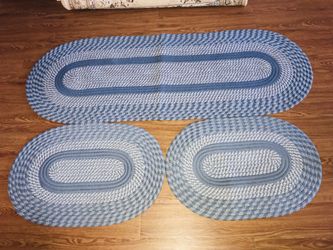 3 PCs,1 runner and 2 mats